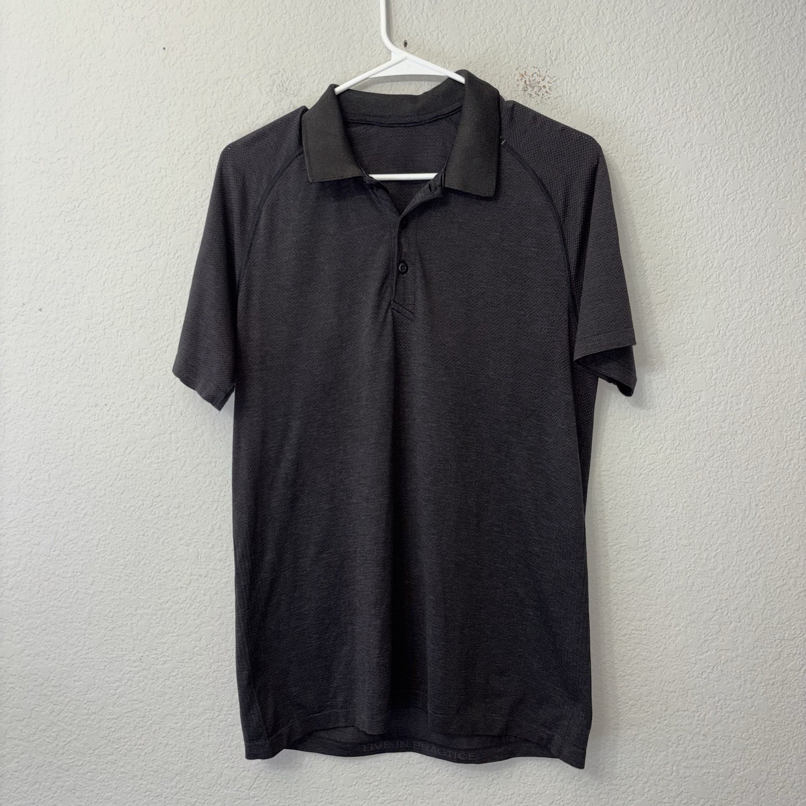 Lululemon Metal Vent Tech Polo Shirt Men’s Size M Short Sleeve Charcoal