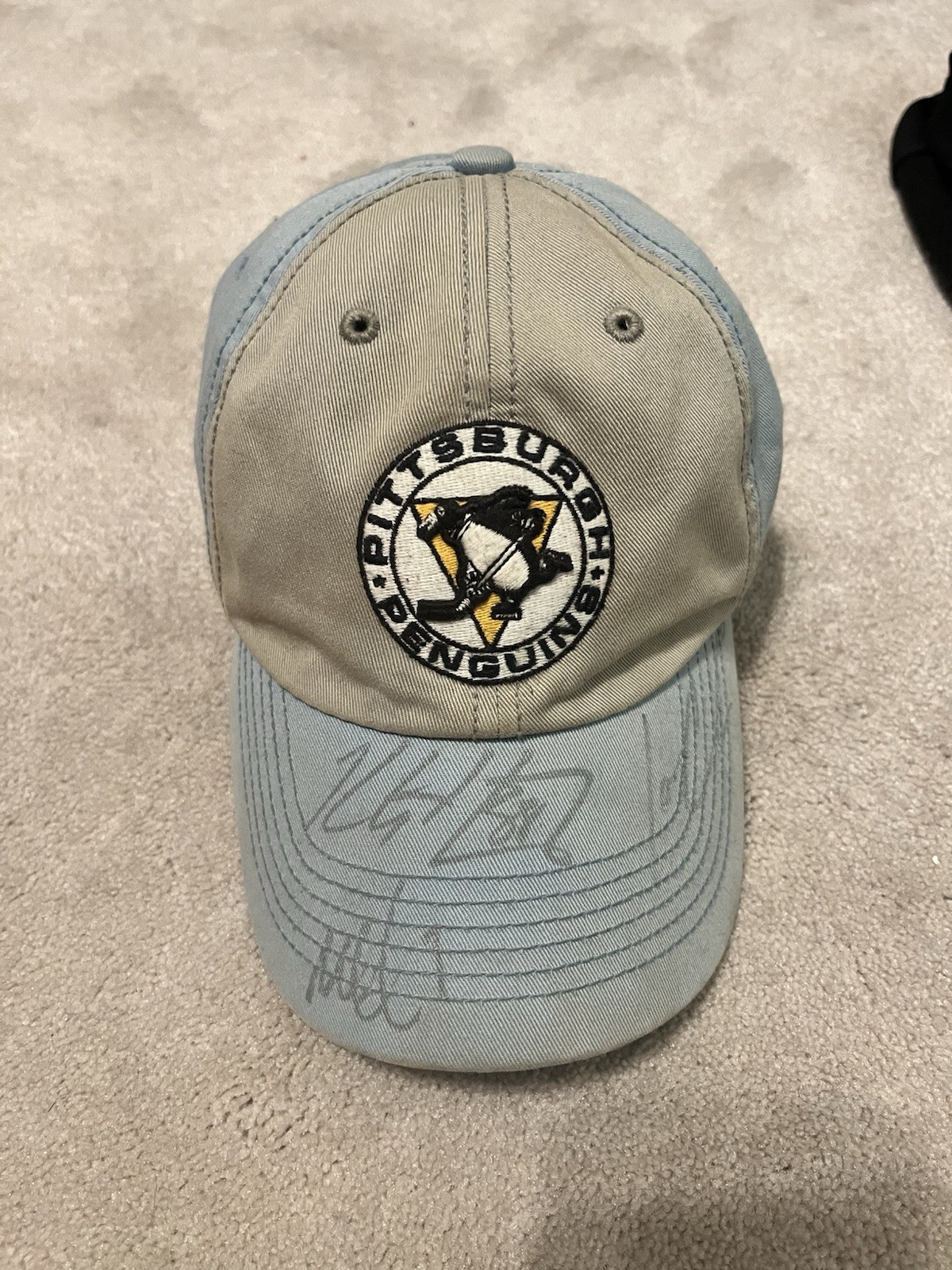 Sidney Crosby and Kris Letang signed hat