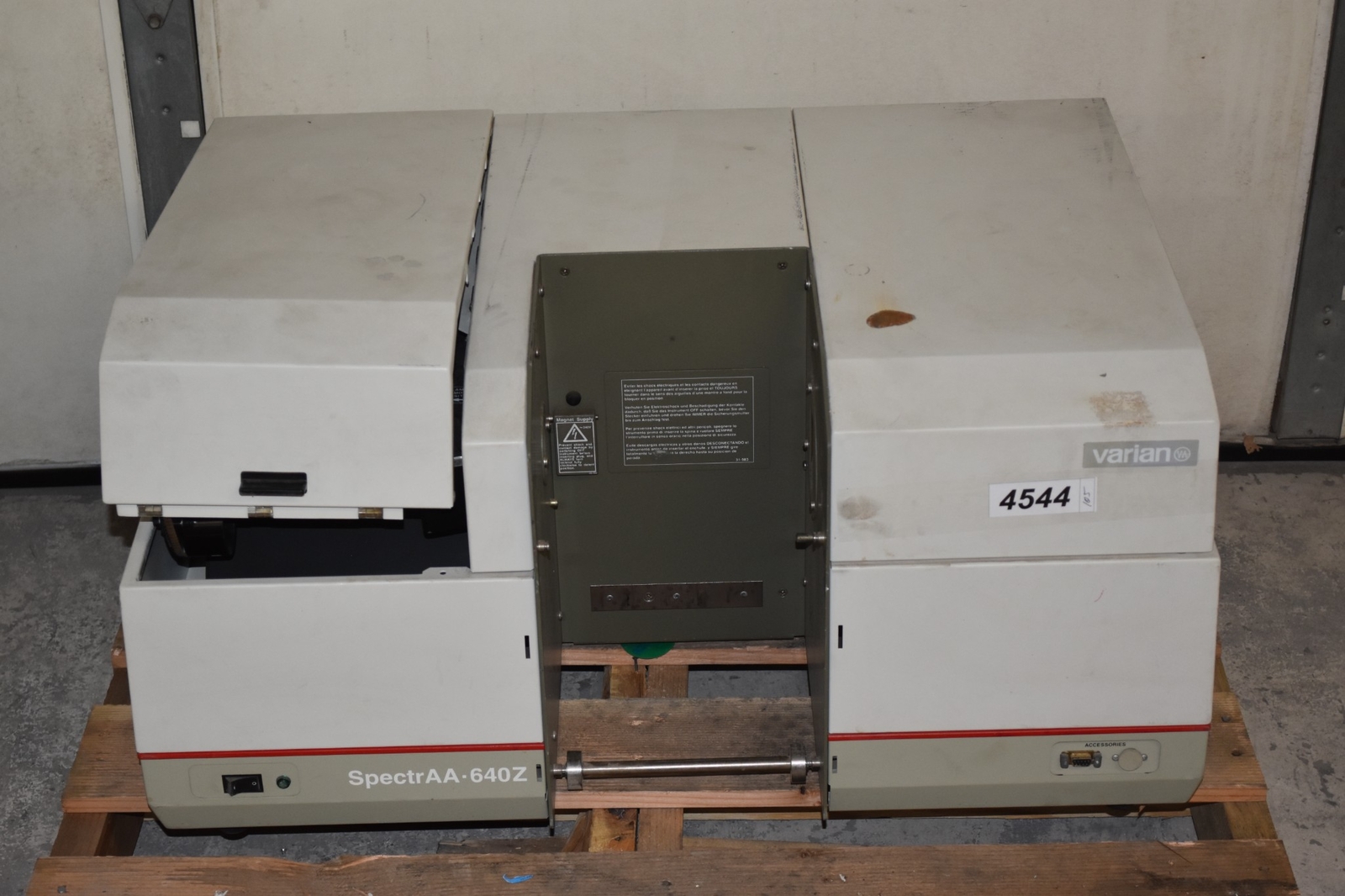 VARIAN SPECTRAA 640-Z  VAtomic Absorption Spectrometer  (#4544)