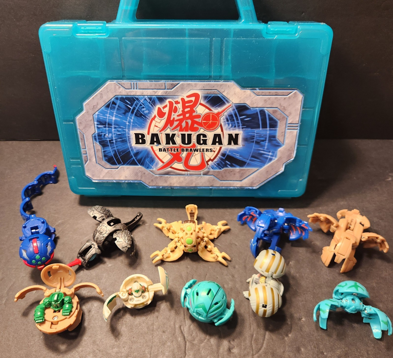 Bakugan Battle Brawlers 10 Figure Lot Blue Case Dragonoid Skyress Gorem 2008-10