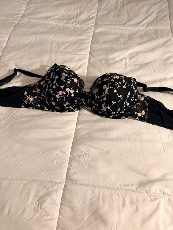 Adored by Adoreme black floral bra with pink & white flowers, size 40D Adored by Adoreme black floral bra with pink & white flowers, size 40D