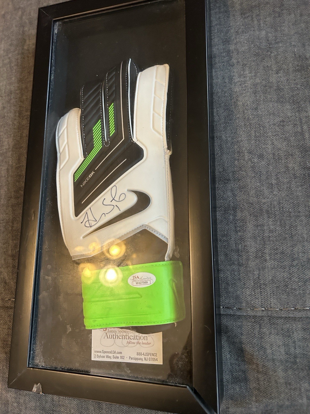 Collectible USA soccer Goalkeeper Signed Goalie Glove By Hope Solo