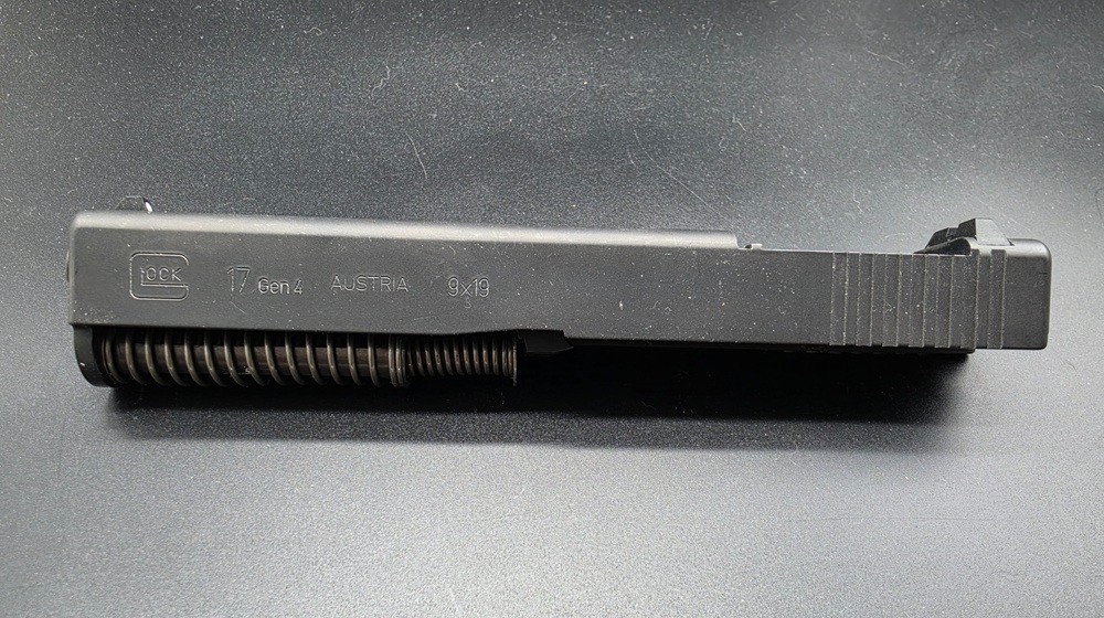 Complete OEM Glock 17 Gen 4 Gen4 slide Complete OEM Glock 17 Gen 4 Gen4 slide