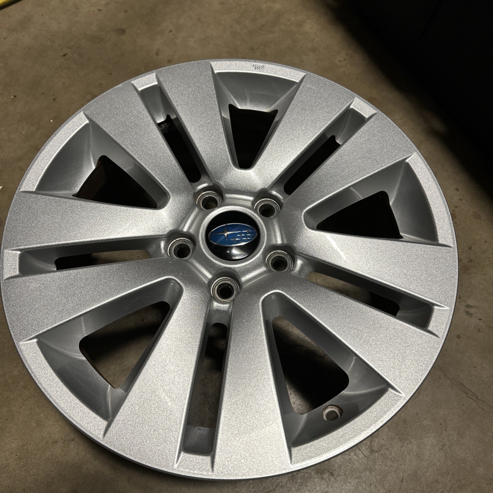 2015-2019 Subaru Outback Wheel 17x7 Aluminum Alloy Silver 5 V Spoke OEM 2015-2019 Subaru Outback Wheel 17x7 Aluminum Alloy Silver 5 V Spoke OEM