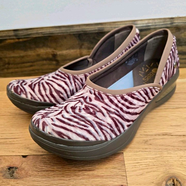 Bzees Niche Women’s Slip-On Comfort Cushioned Canvas Shoes Zebra Purple 8 M Bzees Niche Women’s Slip-On Comfort Cushioned Canvas Shoes Zebra Purple 8 M