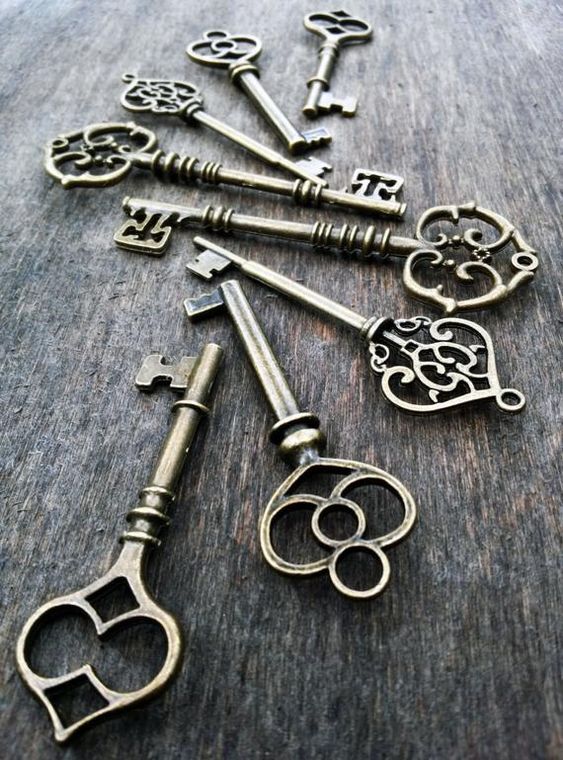 9pcs Large Skeleton Keys Vintage style Skeleton Keys Collection antiqued bronze