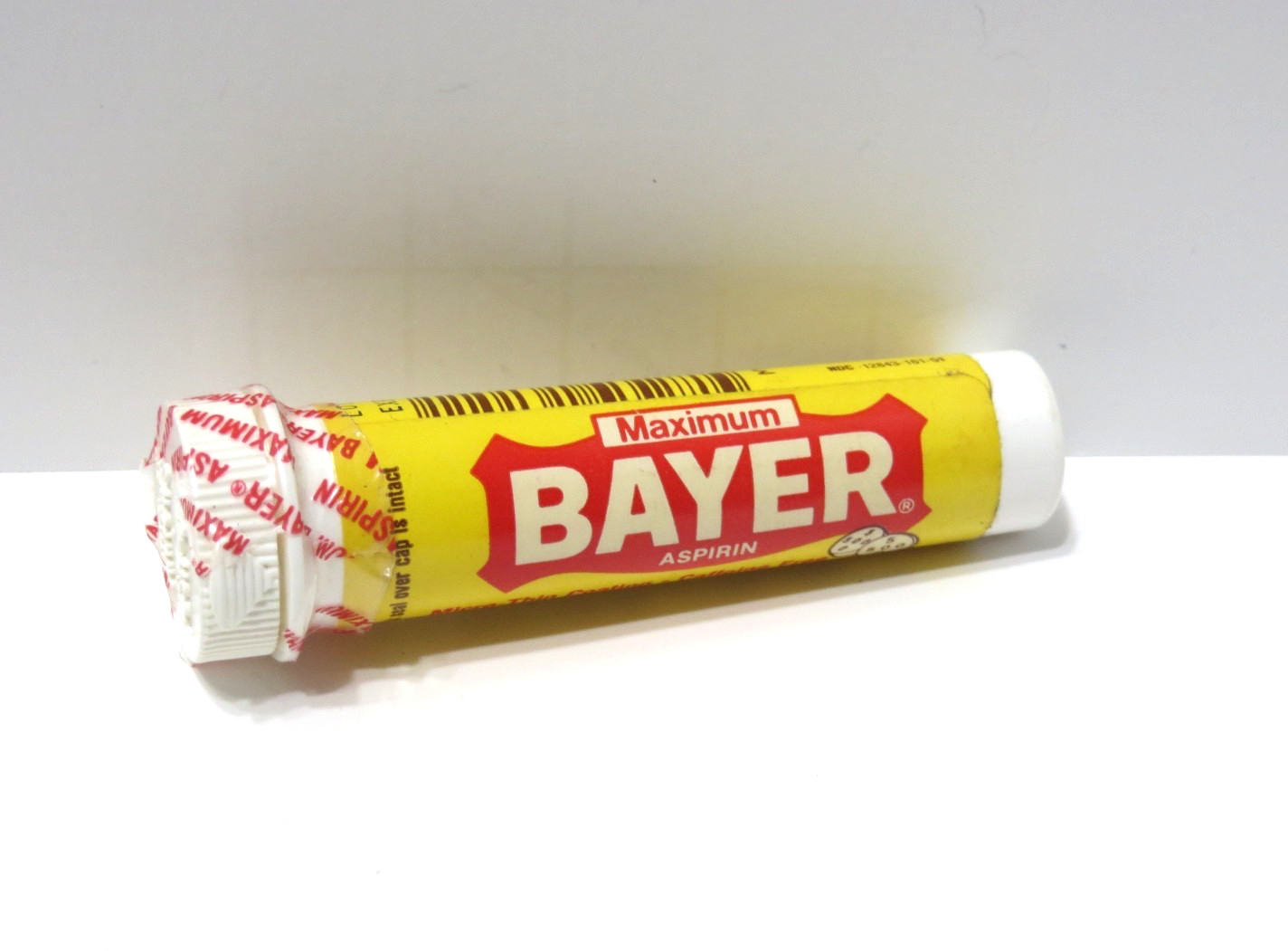 Sealed Vintage 1980\'s BAYER Aspirin Plastic Bottle Travel Case - 10 tabs - 2.75\ Sealed Vintage 1980\'s BAYER Aspirin Plastic Bottle Travel Case - 10 tabs - 2.75\
