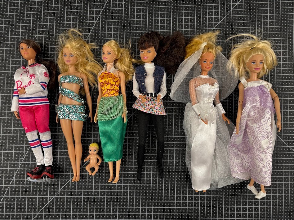 Barbie Doll Lot Of 6 - 11” Mixed Some Vintage Wedding Hockey Glamour Fashion Barbie Doll Lot Of 6 - 11” Mixed Some Vintage Wedding Hockey Glamour Fashion
