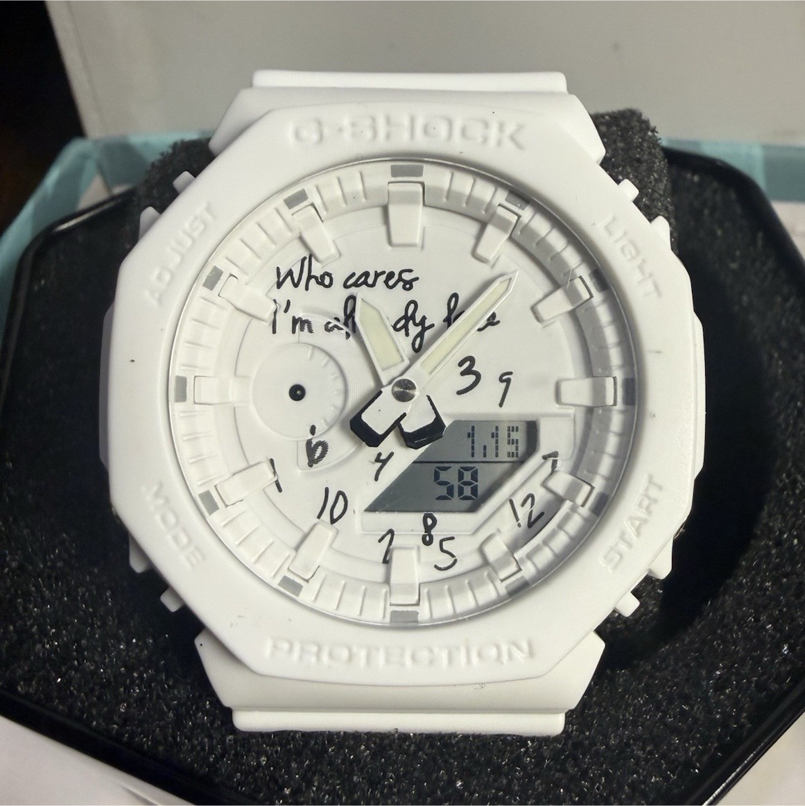 Casio G-SHOCK White Resin Ana-Digi Quartz 200m Alarm w/ Box Papers Casio G-SHOCK White Resin Ana-Digi Quartz 200m Alarm w/ Box Papers