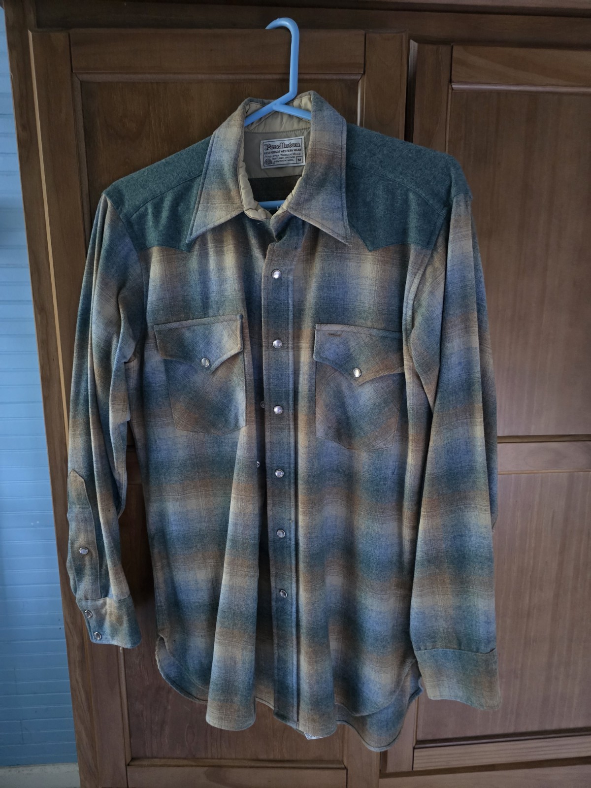 Vintage 1980s MENS Sz M PENDLETON 100% VIRGIN WOOL PLAID Shirt, Green Gray Aqua Vintage 1980s MENS Sz M PENDLETON 100% VIRGIN WOOL PLAID Shirt, Green Gray Aqua