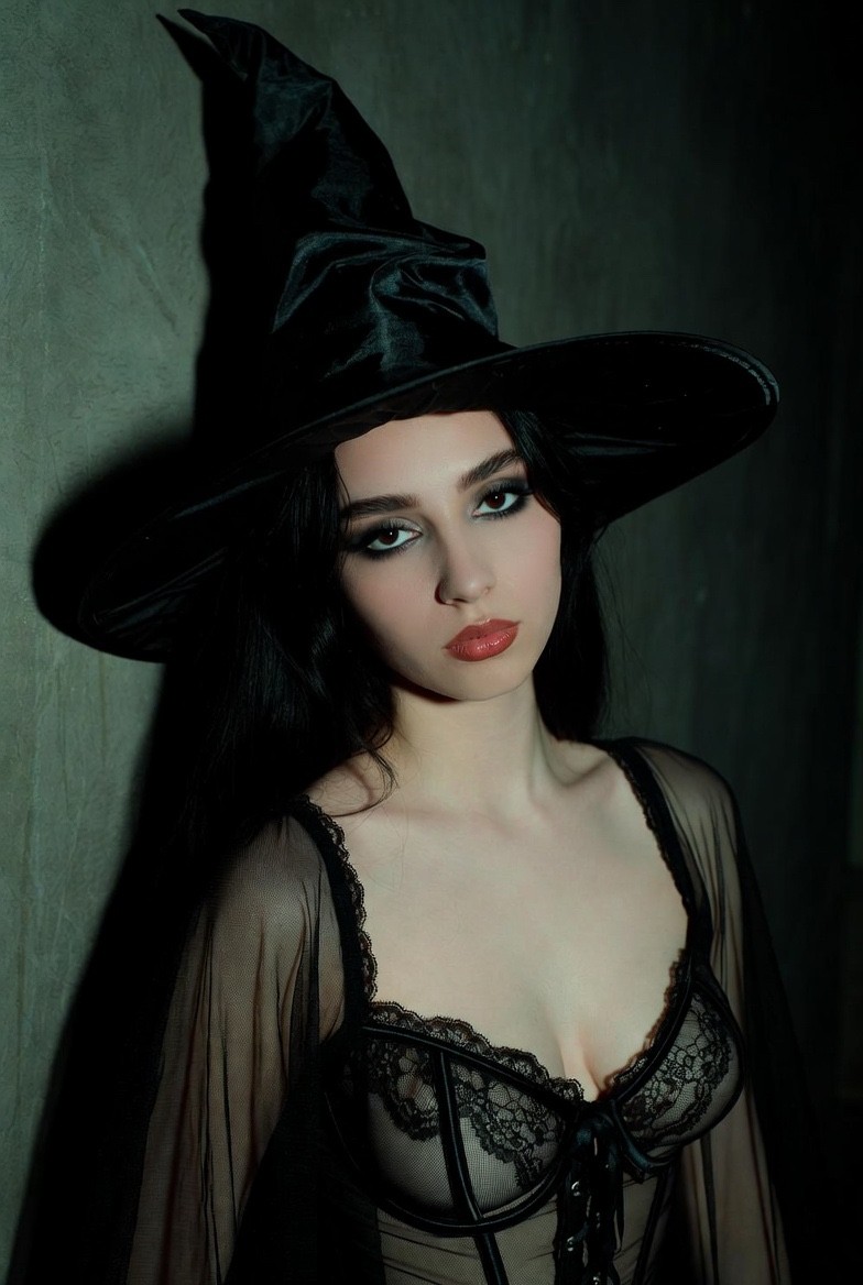 GOTHIC WITCH SUCCUBUS SUMMONING SPELL
