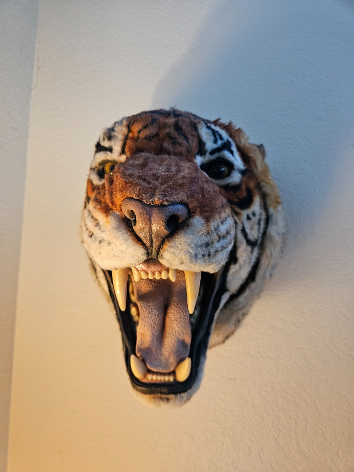FAKE MODEL TIGER HEAD MOUNT Signed by Artist, Felt Faux Fur.