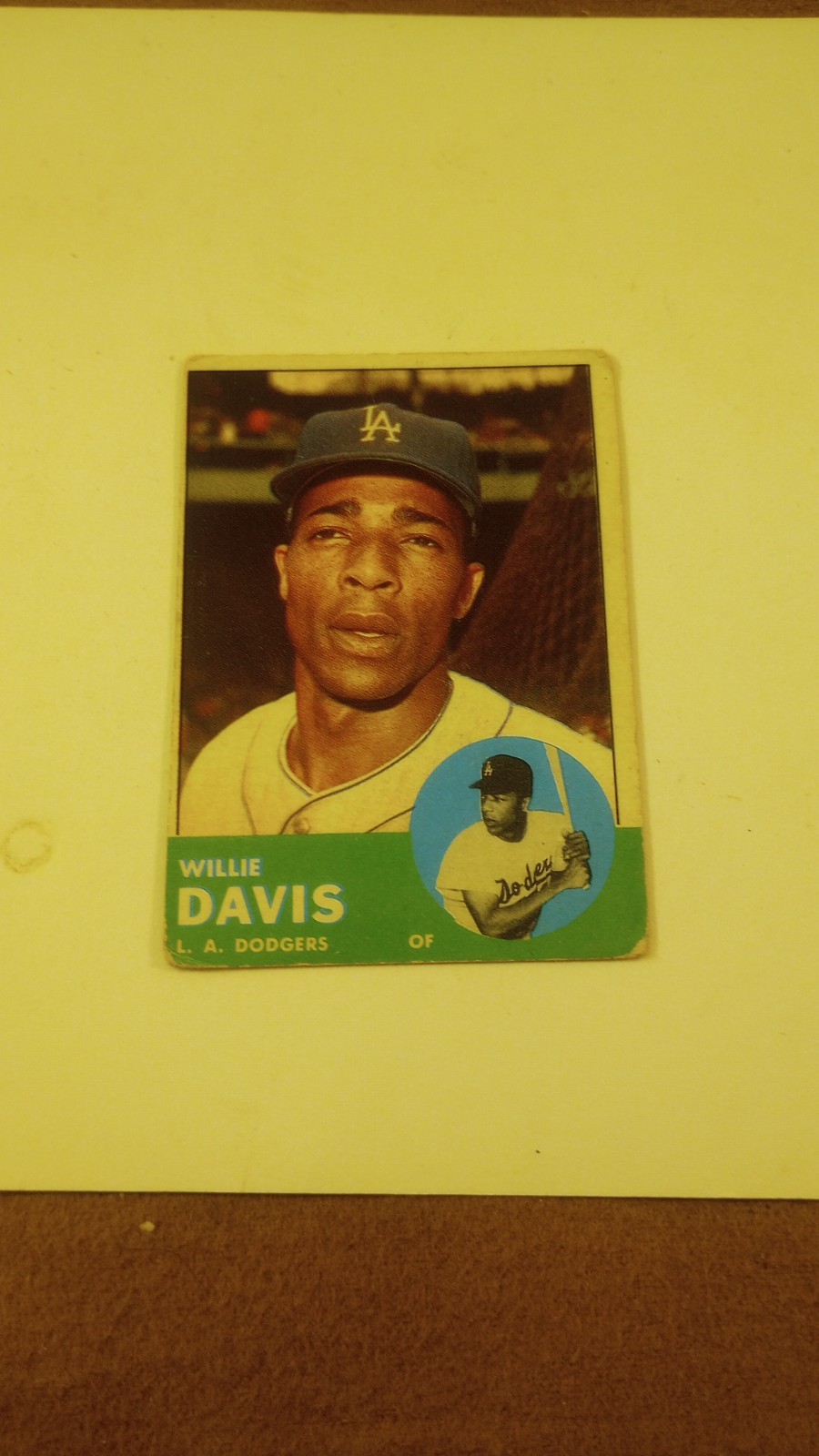 1963 Topps Baseball Willie Davis Card #229 Los Angeles Dodgers 1963 Topps Baseball Willie Davis Card #229 Los Angeles Dodgers