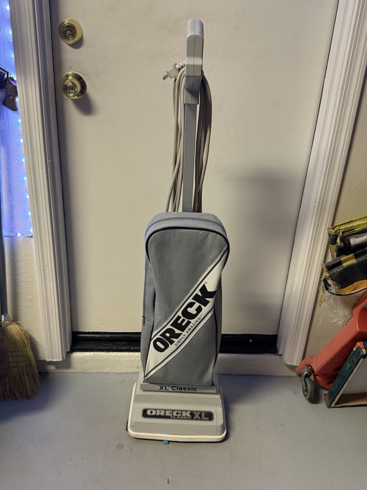 Oreck XL Classic RU2200HHS Lightweight Bagged Upright Vacuum Cleaner Type 8 Oreck XL Classic RU2200HHS Lightweight Bagged Upright Vacuum Cleaner Type 8