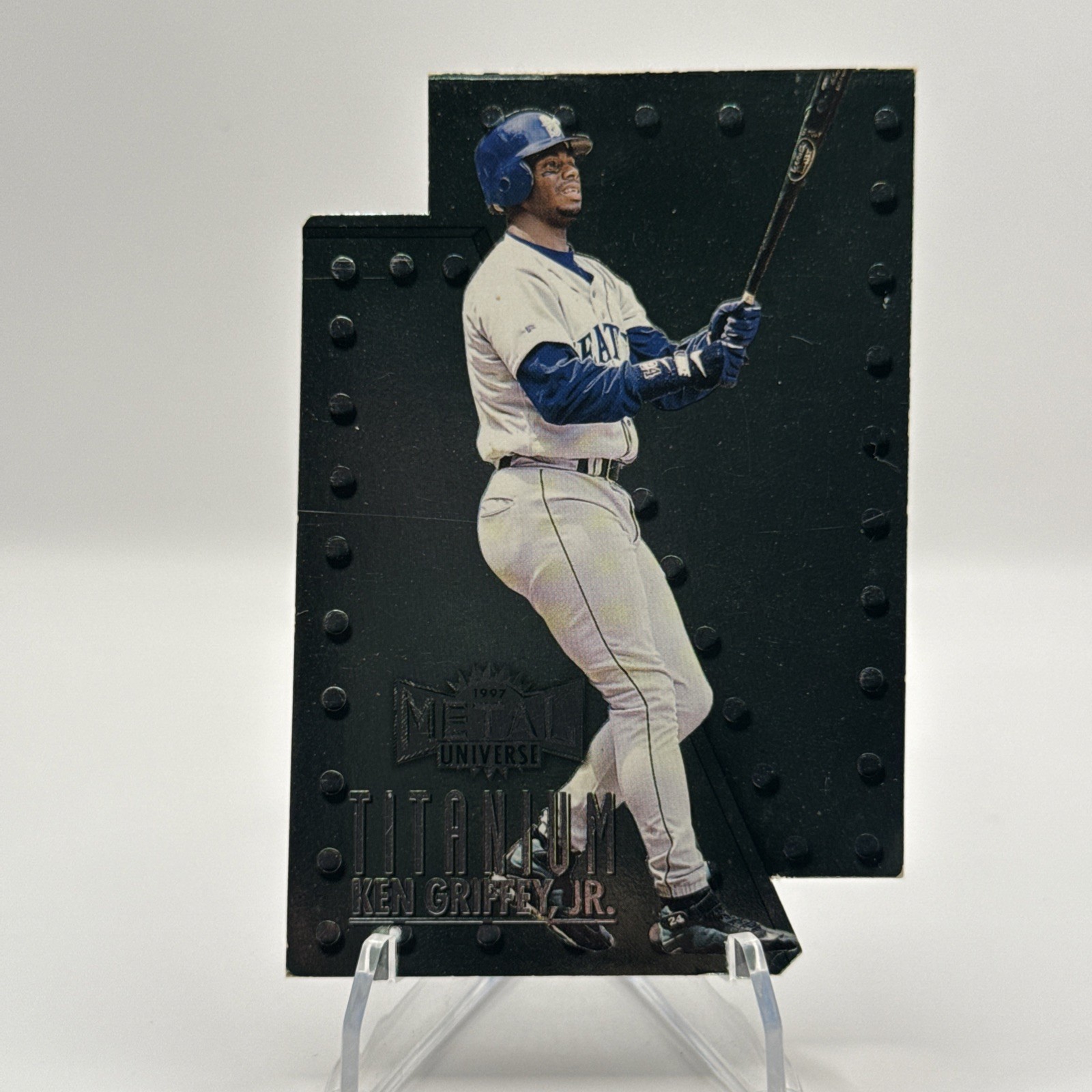 1997 Skybox Metal Universe - Titanium Ken Griffey Jr #3 Reds Mariners 1997 Skybox Metal Universe - Titanium Ken Griffey Jr #3 Reds Mariners