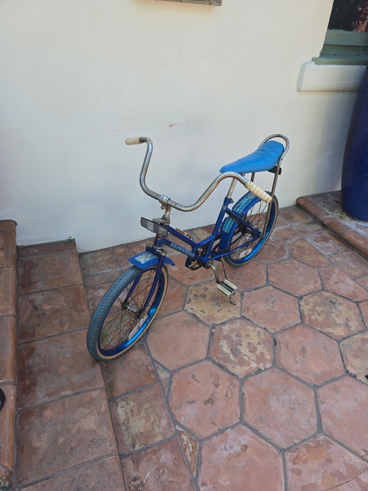 Huffy Bike Muscle Bike Blue White Huffy Banana Seat Huffy Bike Muscle Bike Blue White Huffy Banana Seat