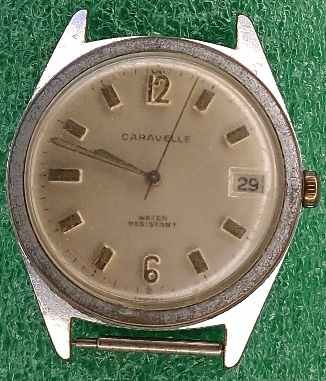 Lot W2494 Mens Runs 1969 Caravelle Manual Wind Up Movement Vintage Watch as is