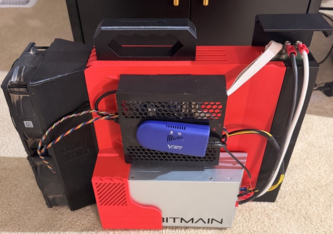 Bitmain Antminer S19 Bitcoin Home Miner 26TH/s | 700W 25 J/TH | WiFi - LuxorOS