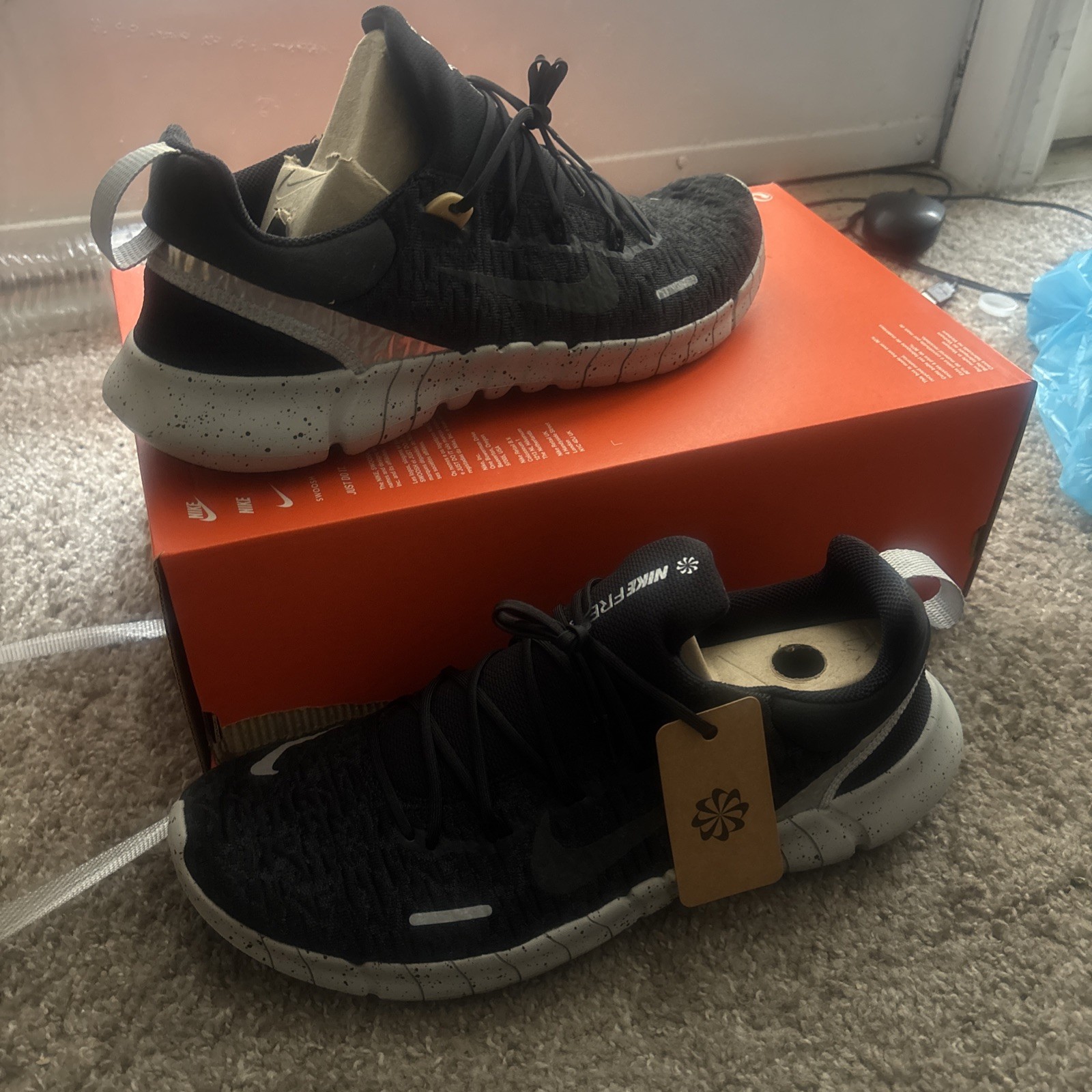 Size 13- Nike Free Run 5.0 Black Dark Smoke Grey Size 13- Nike Free Run 5.0 Black Dark Smoke Grey