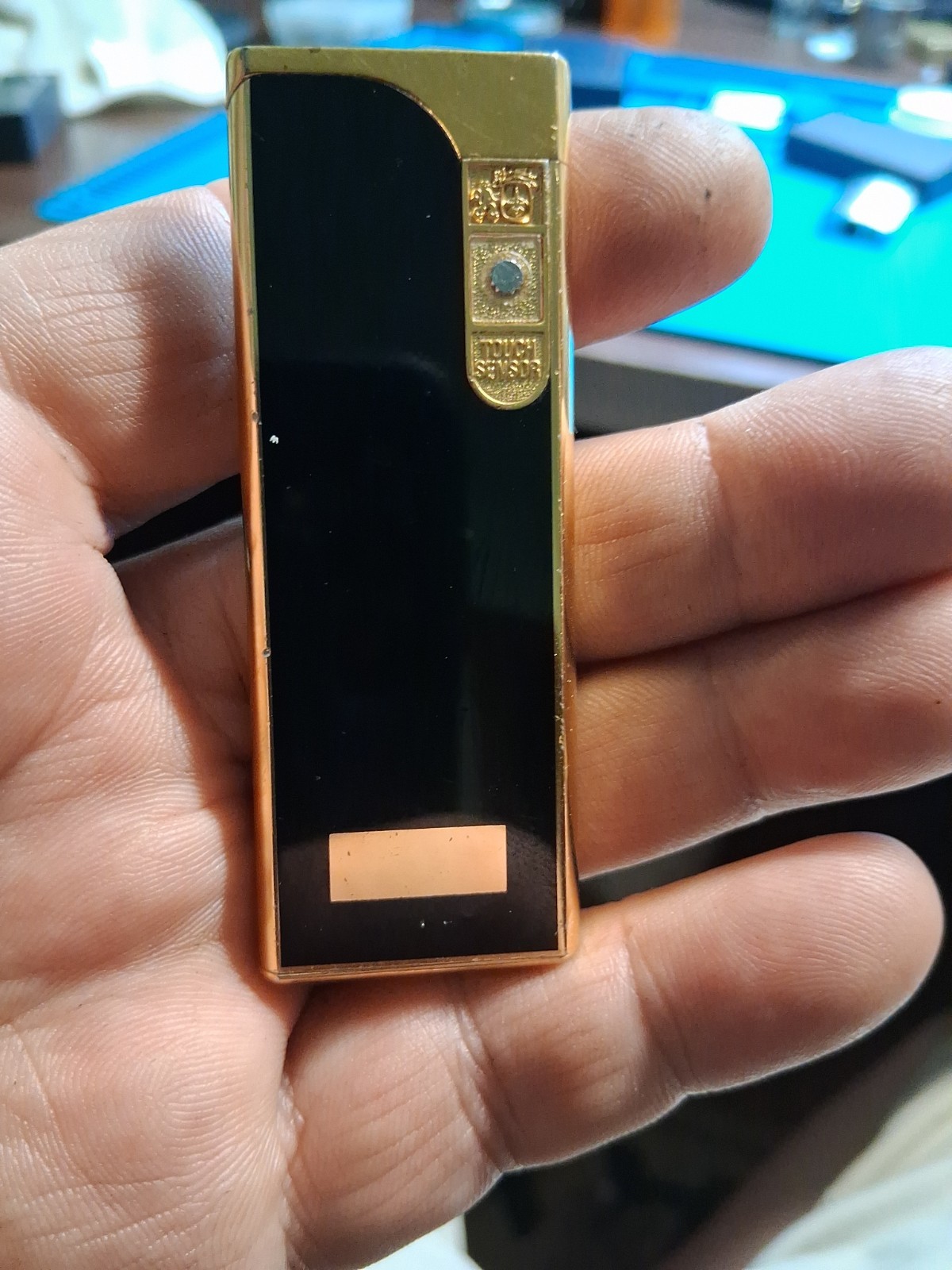 Vintage Colibri Touch Sensor Lighter Vintage Colibri Touch Sensor Lighter