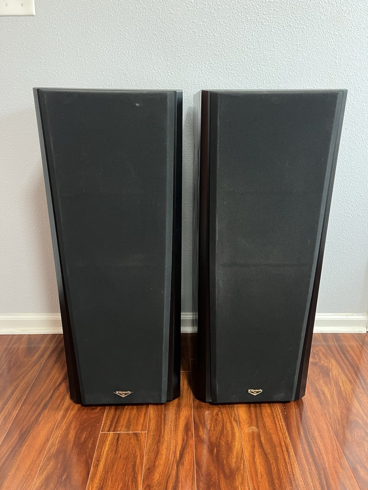 Klipsch Epic CF1 Speakers - Black Pair Klipsch Epic CF1 Speakers - Black Pair