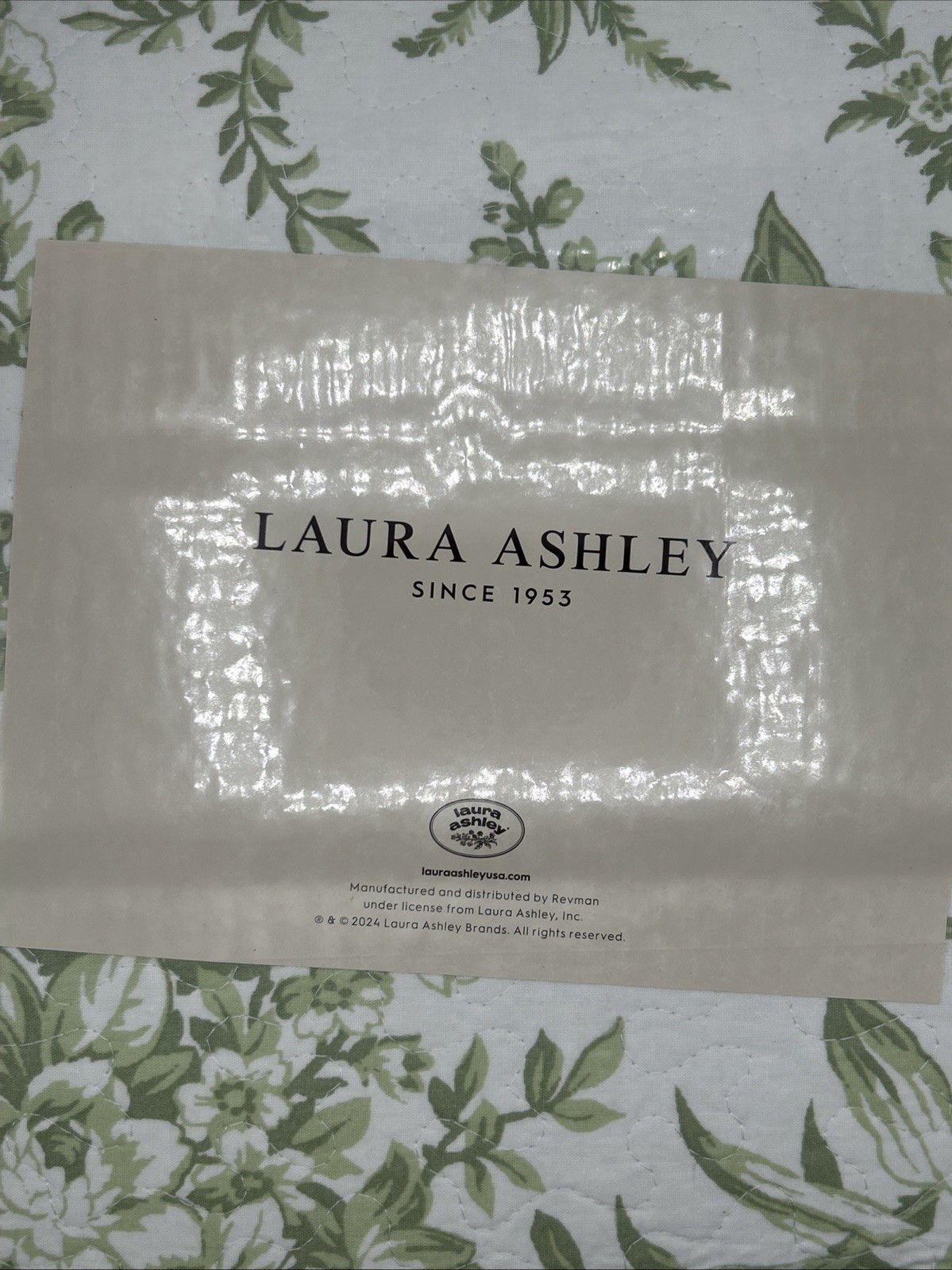 NEW Laura Ashley - Queen Quilt Set, Reversible Cotton Bedding w/ Matching Shams