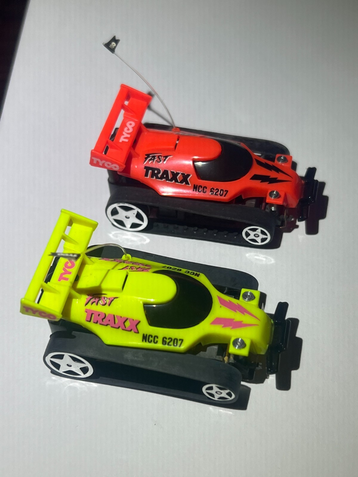 VINTAGE 1992 TYCO FAST TRAXX HO Scale Slot Cars PAIR Red/Yellow PRISTINE UNRUN**