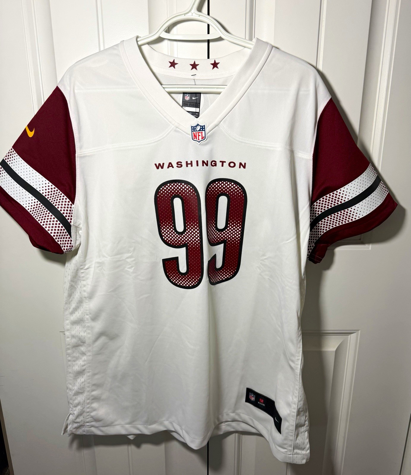Nike Washington Commanders Chase Young #99 Jersey Women’s XXL White Burgundy
