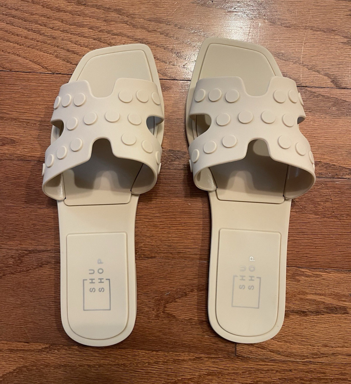 SHU SHOP Beige Studded Slide Sandals Slip On Straps Women’s US 8 EU 38