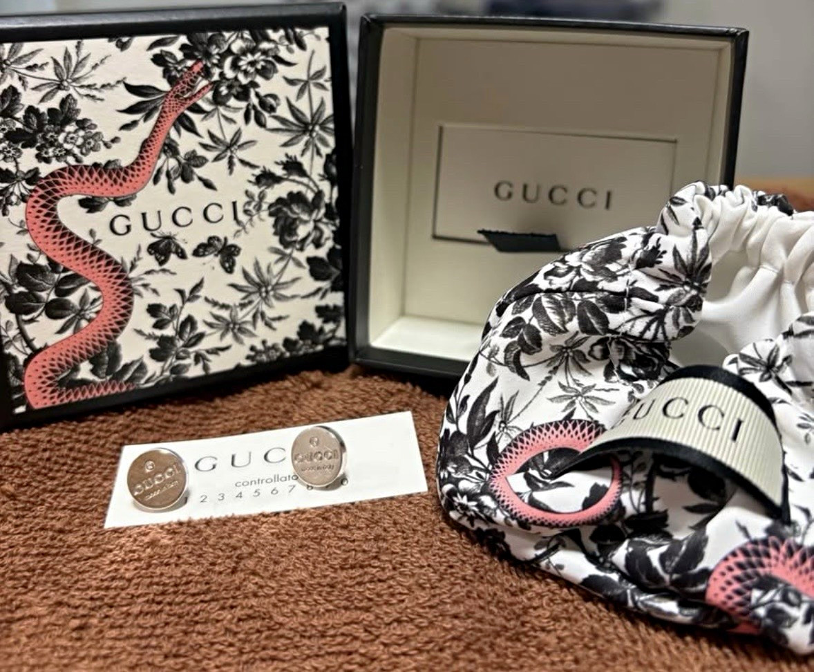 Gucci Trademark Silver Stud Earrings Butterfly Back w/ Box Pouch Dust Bag Card