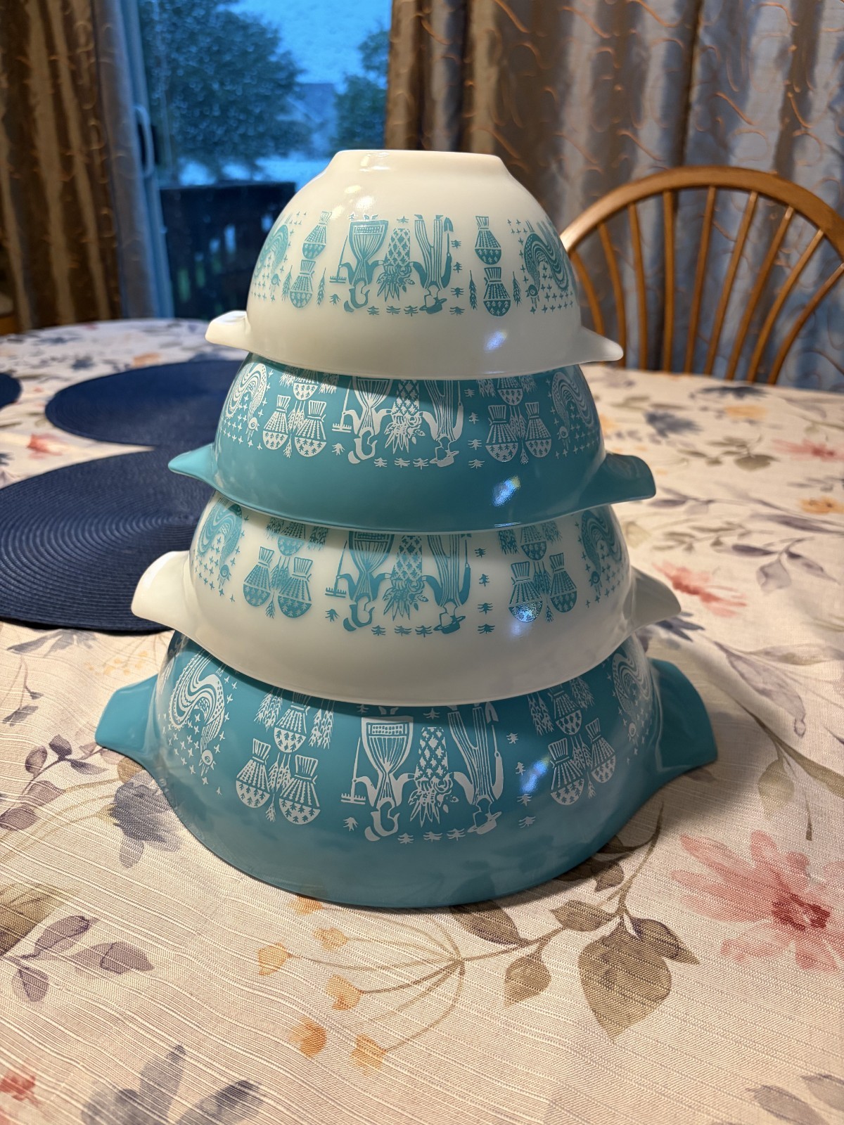 Vintage Pyrex Amish Butterprint Cinderella Nesting Bowl Set Of 4
