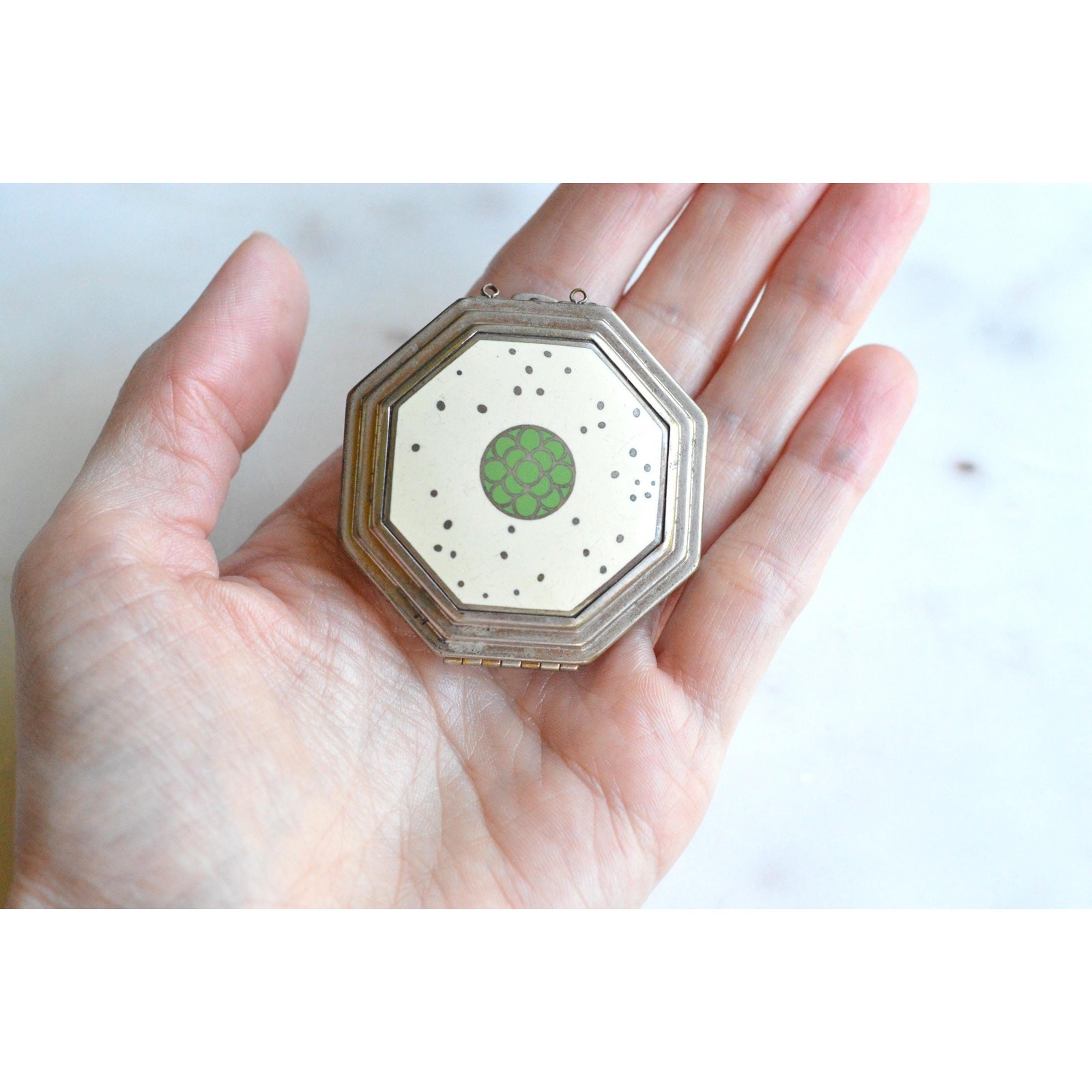 Antique 1928 Richard Hudnut Le Debut Green Compact 2\