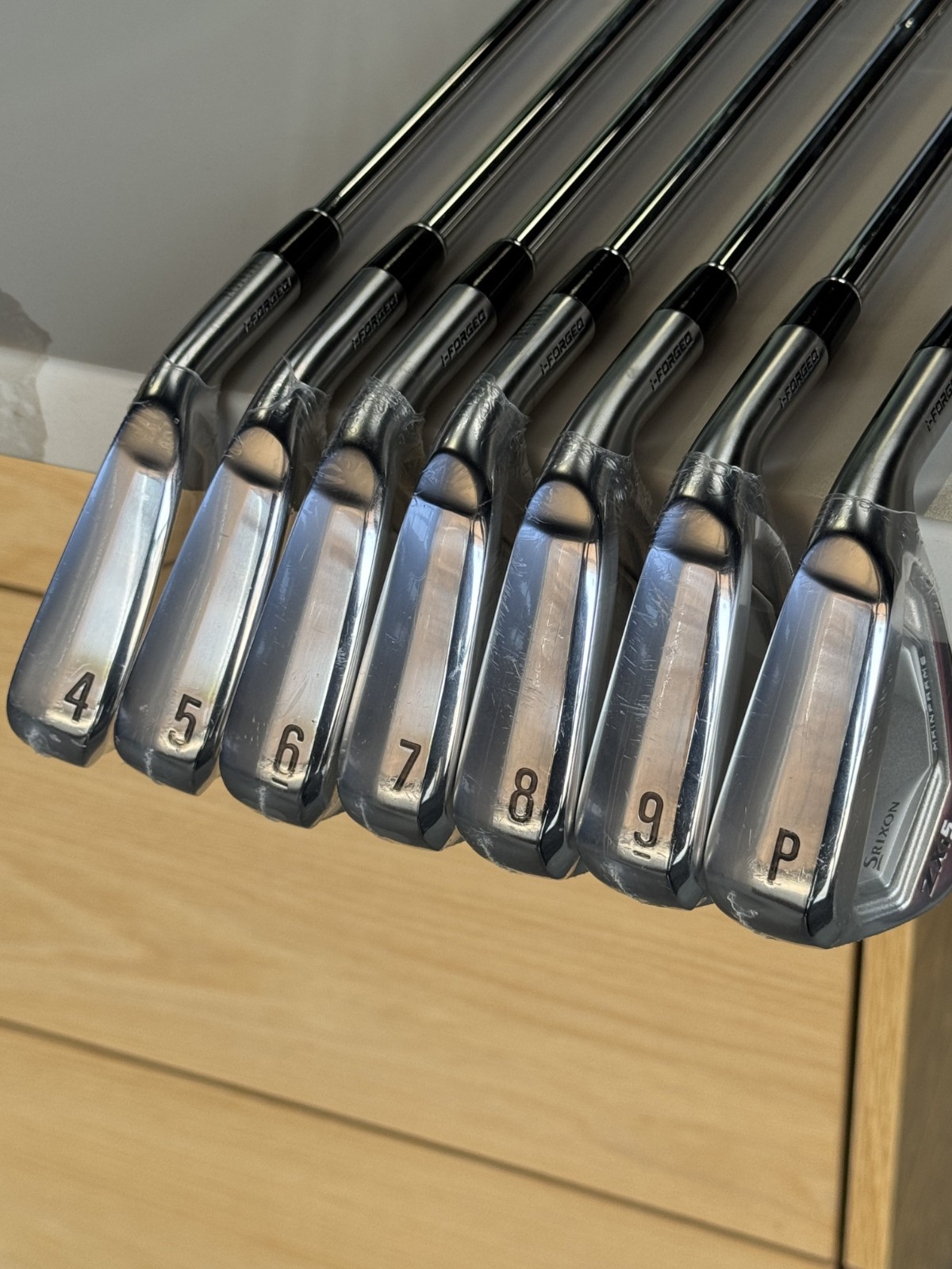 Srixon ZXi5 Iron set 4-PW Dynamic Gold S300 shaft Srixon ZXi5 Iron set 4-PW Dynamic Gold S300 shaft