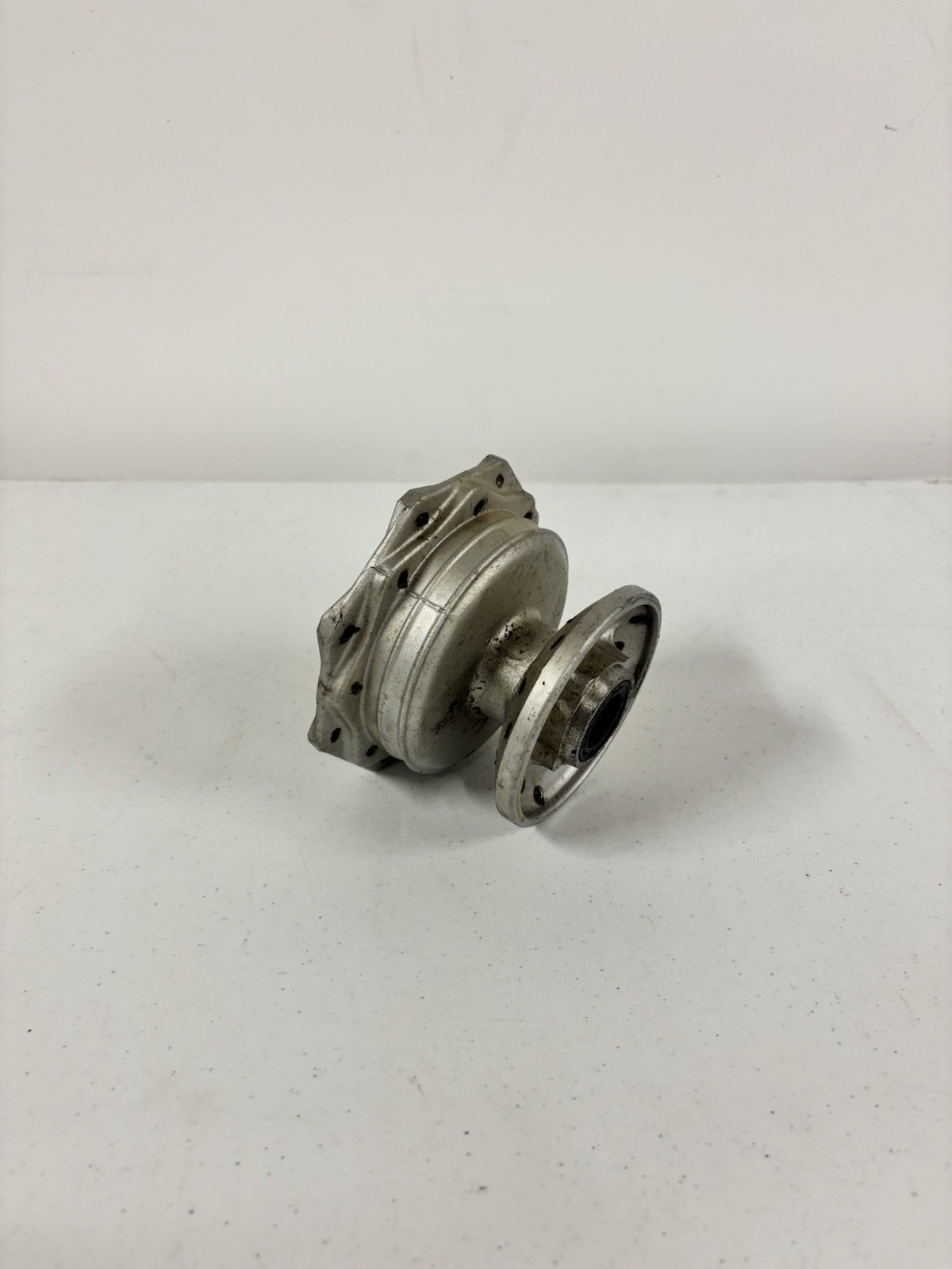 2006 Kawasaki KLX110 KLX 110 OEM Front Wheel Hub (02-26)