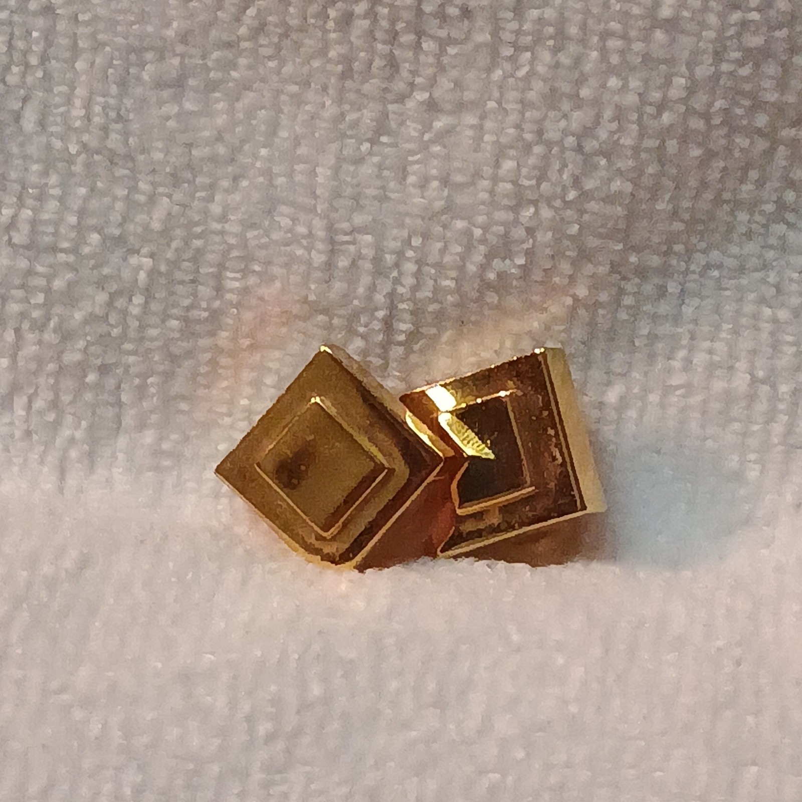 Vtg ST. JOHN Gold Tone Square Modernist Mid Century Clip On Earrings Signed Vtg ST. JOHN Gold Tone Square Modernist Mid Century Clip On Earrings Signed