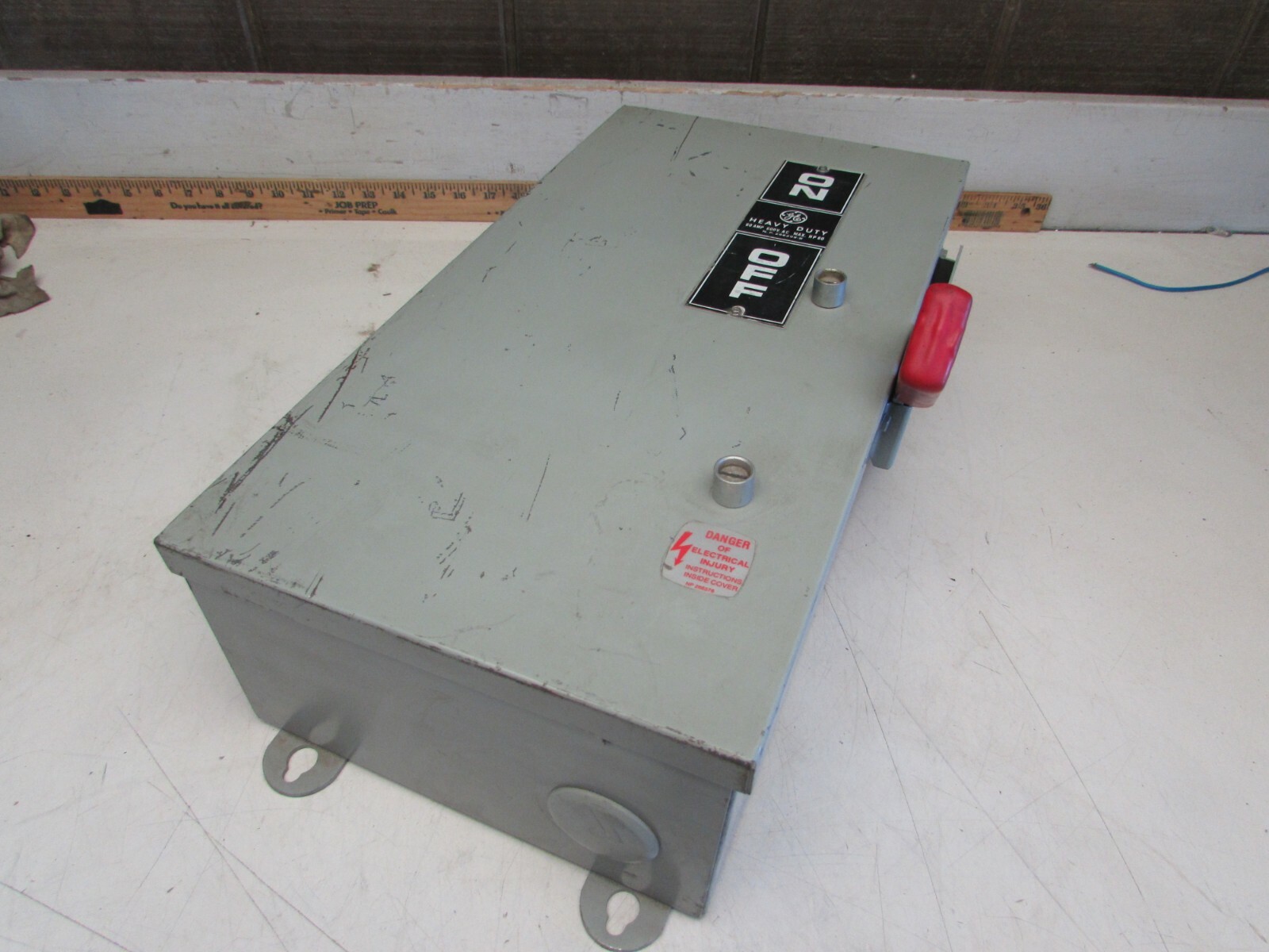 GE THN3362J 60AMP SAFETY SWITCH 600VAC 250VDC NEW SURPLUS OLD STOCK MAKE OFFER GE THN3362J 60AMP SAFETY SWITCH 600VAC 250VDC NEW SURPLUS OLD STOCK MAKE OFFER