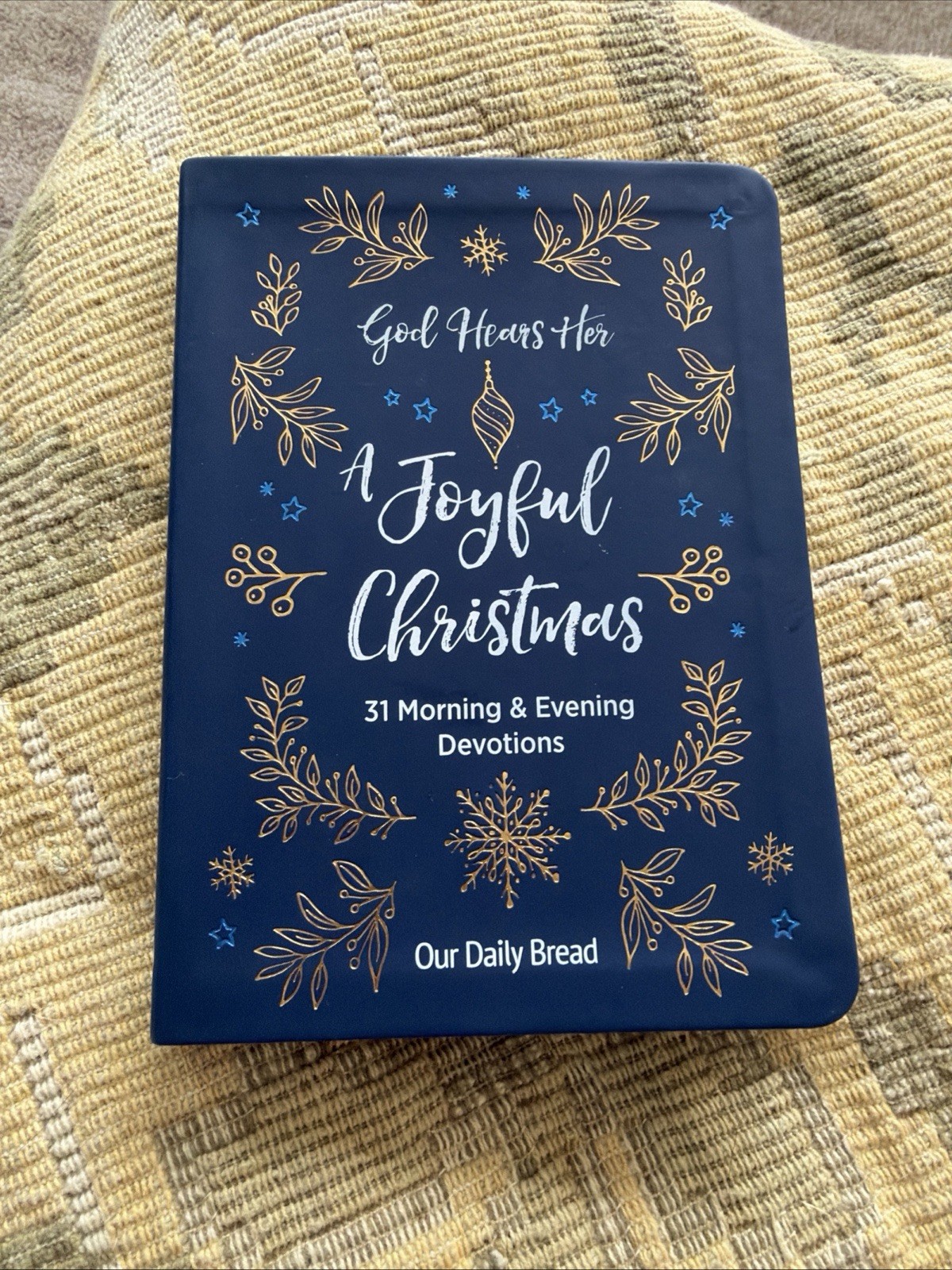 God Hears Her, A Joyful Christmas: 31 Morning and Evening Devotions (A Daily... God Hears Her, A Joyful Christmas: 31 Morning and Evening Devotions (A Daily...