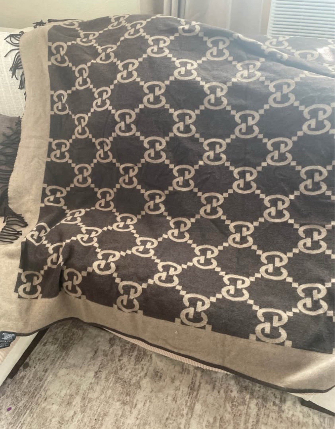 Gucci Light Grey/Black Monogram GG Logo Throw Blanket Gucci Light Grey/Black Monogram GG Logo Throw Blanket