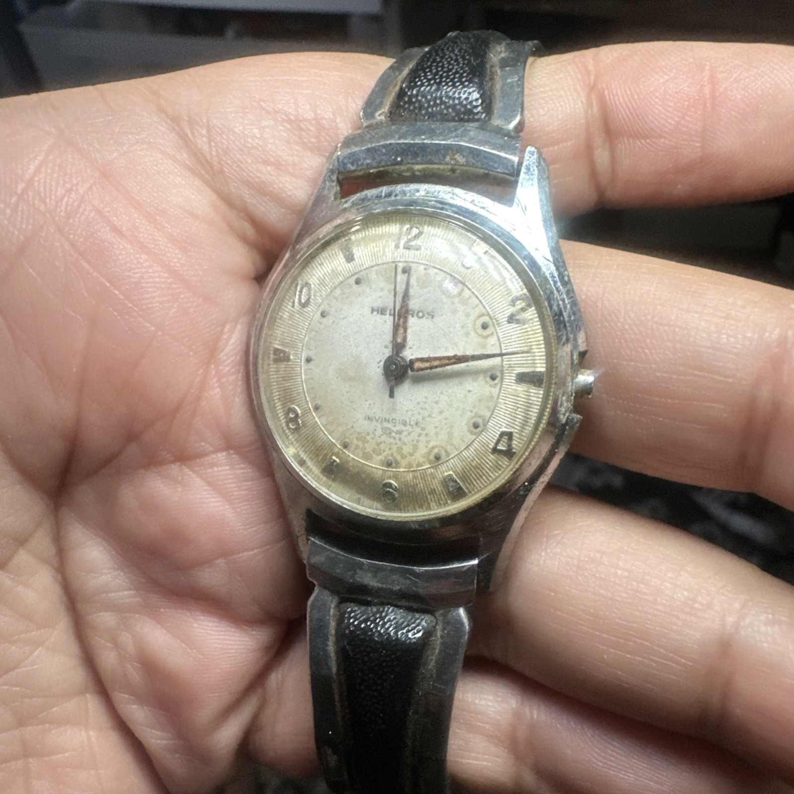 Vintage HELBROS INVINCIBLE gold mens Manual Wind 33mm Mens Watch - For Repair