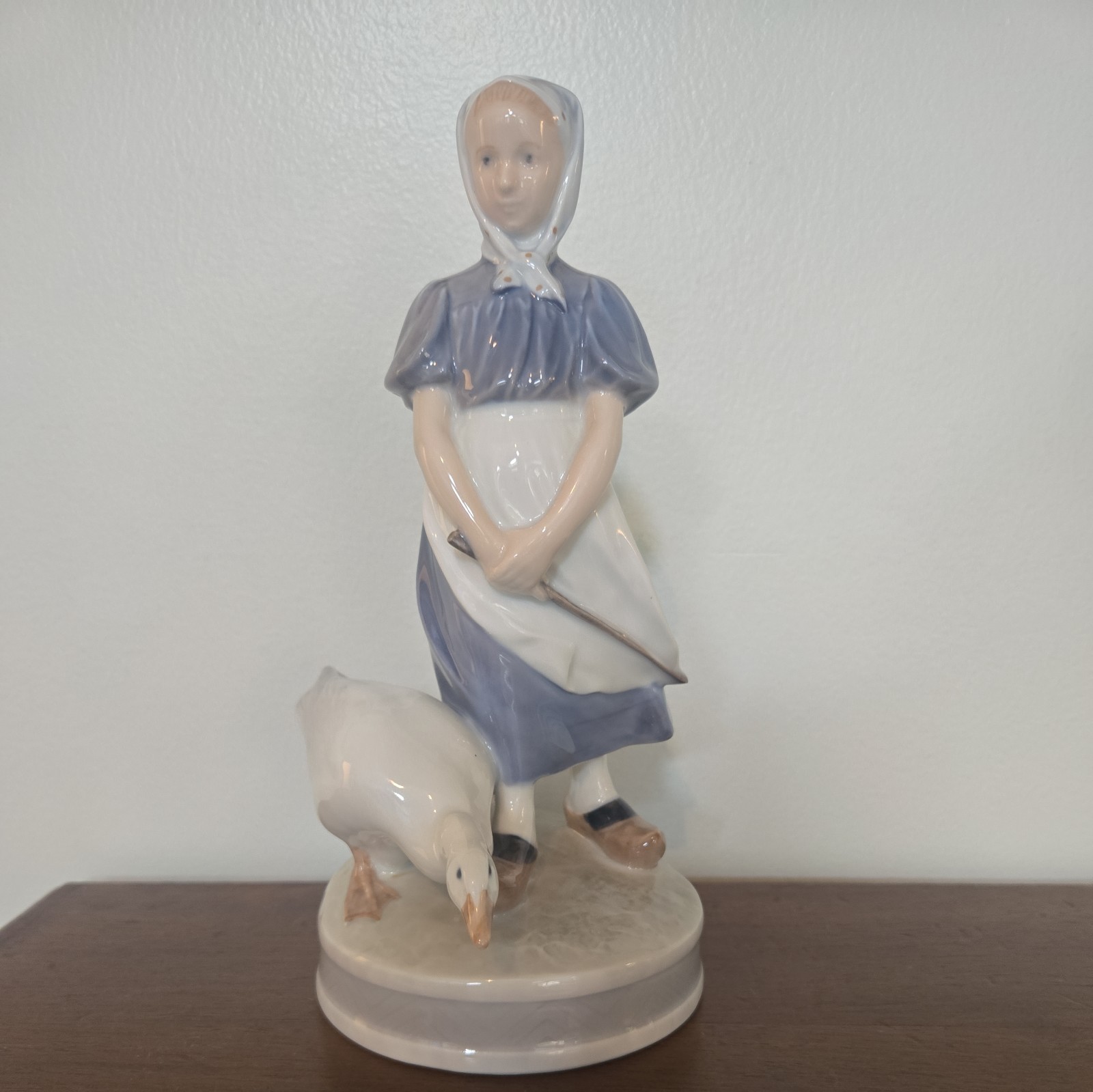 VTG Royal Copenhagen Goose Girl Figurine Porcelain #527 Christian Thomsen VTG Royal Copenhagen Goose Girl Figurine Porcelain #527 Christian Thomsen