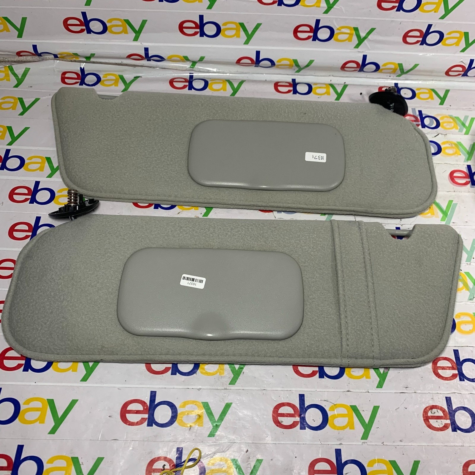 2001 - 2005 Ford Explorer Sport Trac Sun Visors Pair Set Left Right Gray 10019 2001 - 2005 Ford Explorer Sport Trac Sun Visors Pair Set Left Right Gray 10019