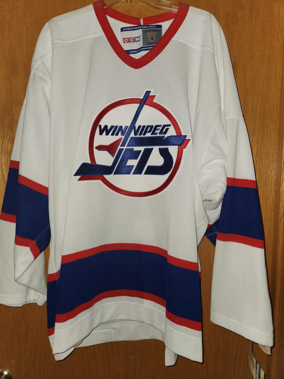 CCM Winnipeg Jets white Vintage Series NHL jersey fight strap 52 NEW WITH TAGS