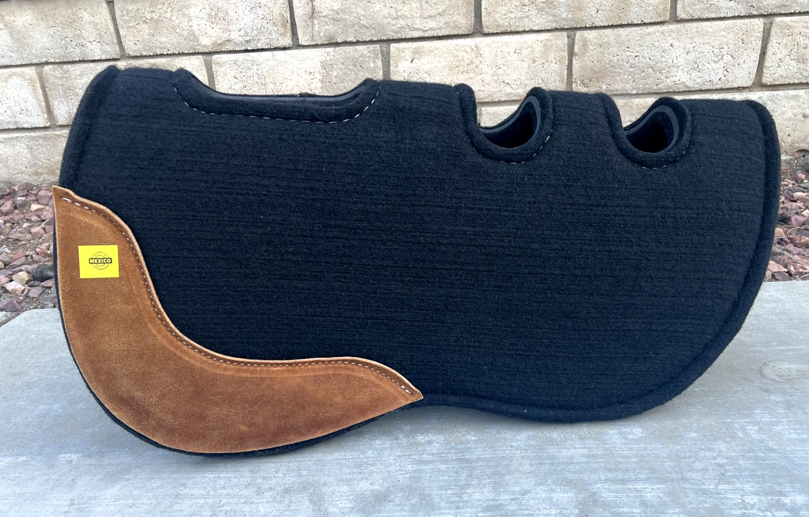 Black Horse Orthopedic Saddle Pad, Carona Ortopedica Para Caballo Cola de Pato Black Horse Orthopedic Saddle Pad, Carona Ortopedica Para Caballo Cola de Pato