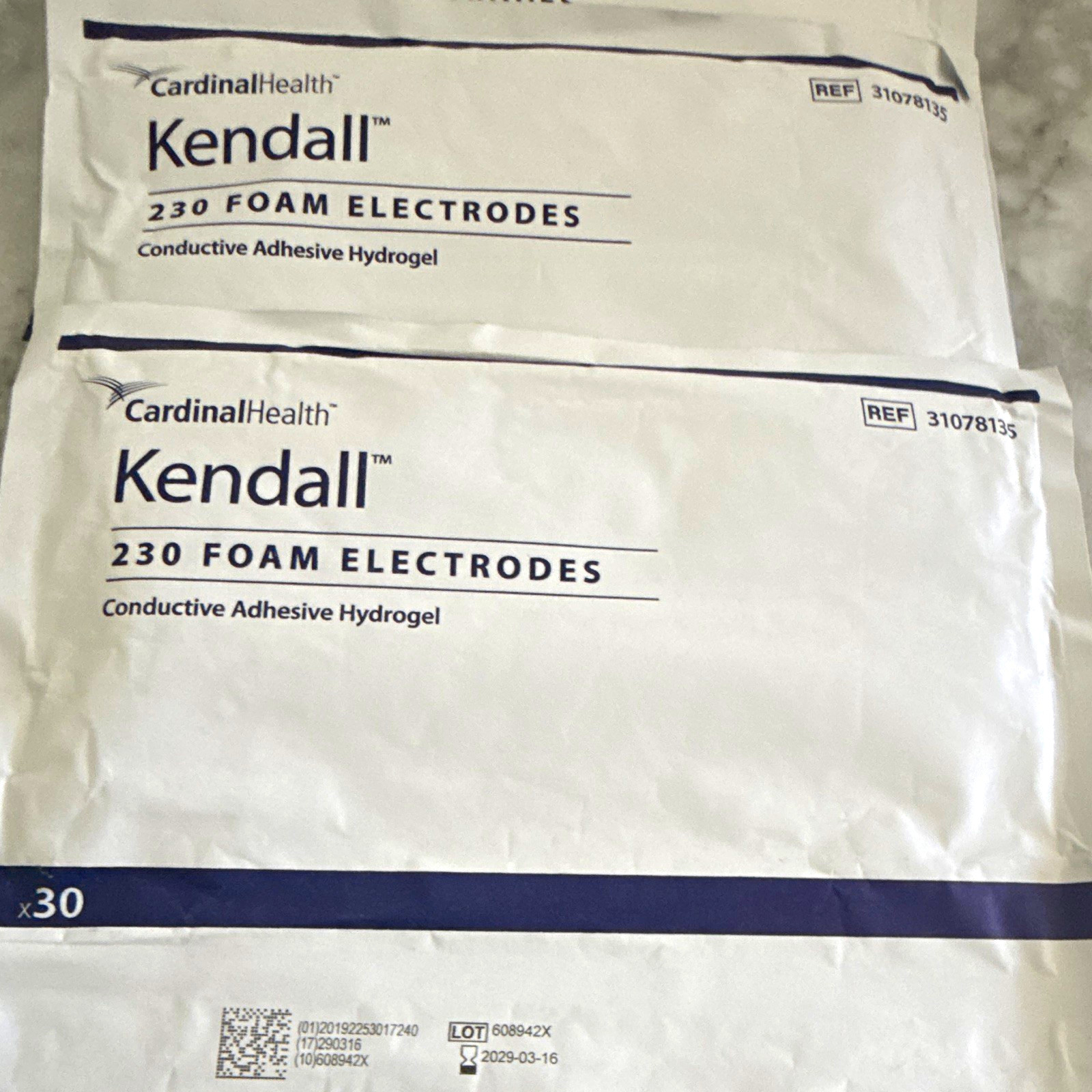 Cardinal Health Kendall 230 Foam Electrodes 30 Ct Cardiology MPN 31078135 Cardinal Health Kendall 230 Foam Electrodes 30 Ct Cardiology MPN 31078135