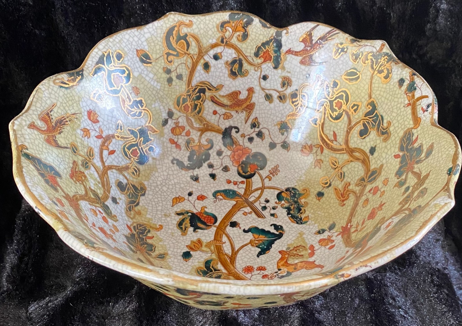 VINTAGE CHINESE GOLD EMBOSSED SCALLOPED EDGE BOWL RED TEACUP MARK 10 VINTAGE CHINESE GOLD EMBOSSED SCALLOPED EDGE BOWL RED TEACUP MARK 10