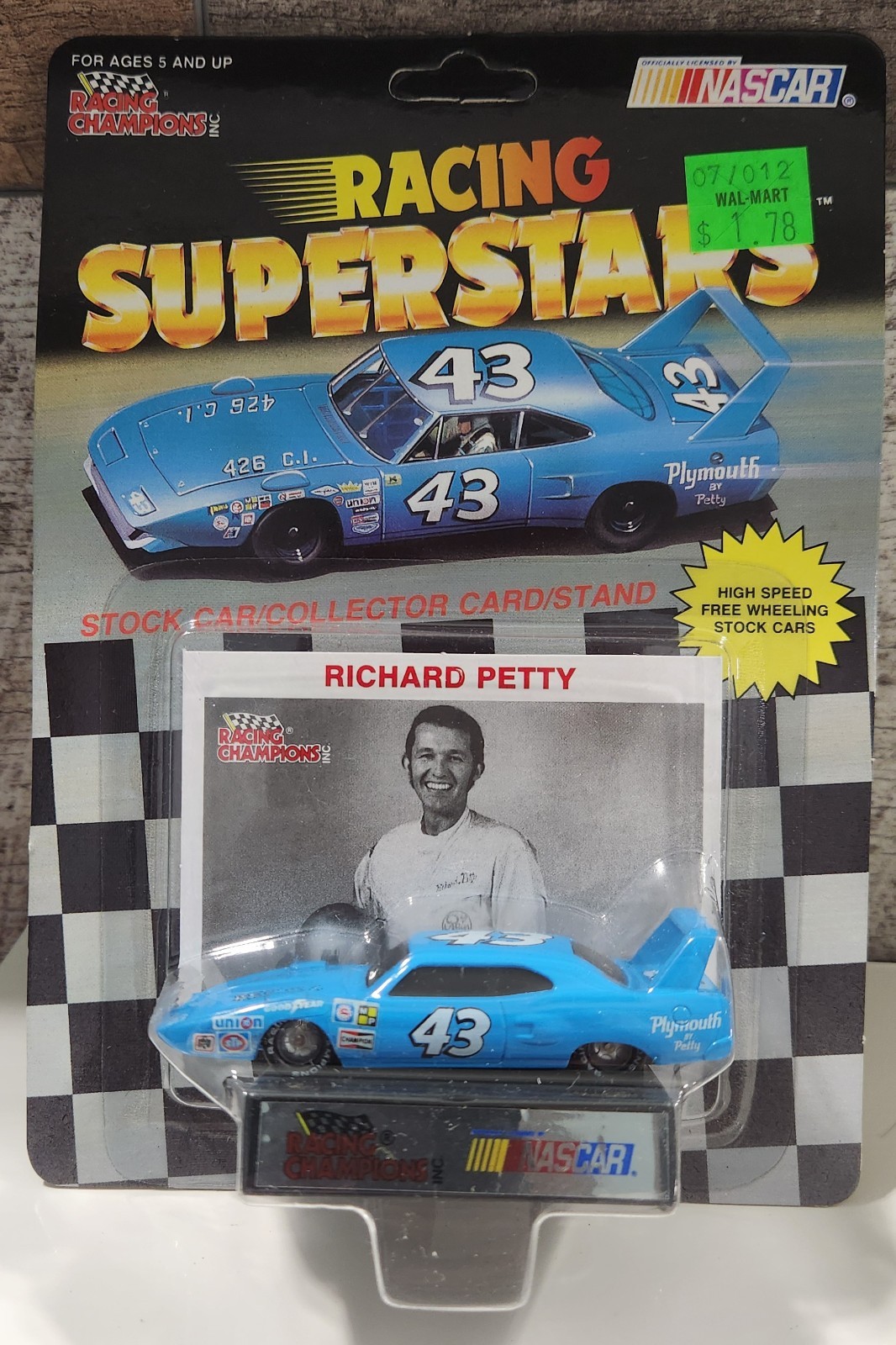 Racing Champions Superstars 1:64 Scale Die Cast: Richard Petty #43 Superbird