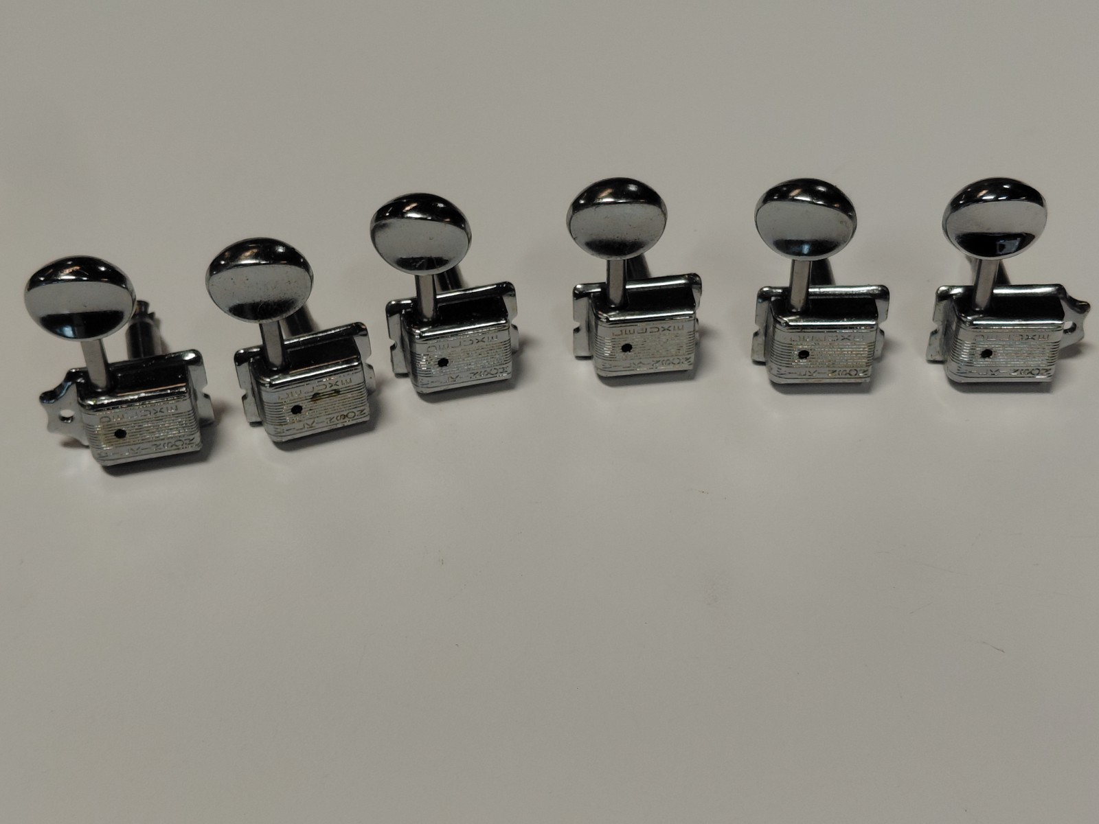 Wilkinson Deluxe Kluson Style In-Line Guitar Tuners Set / 6 Machine Heads Chrome Wilkinson Deluxe Kluson Style In-Line Guitar Tuners Set / 6 Machine Heads Chrome