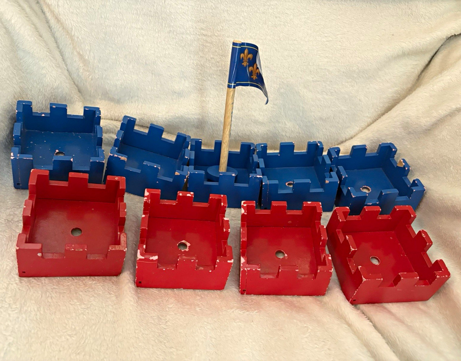 Vintage Le Toy Van Plastic Castle Fort Play Set Pieces Red Blue Walls w/ Flag Vintage Le Toy Van Plastic Castle Fort Play Set Pieces Red Blue Walls w/ Flag