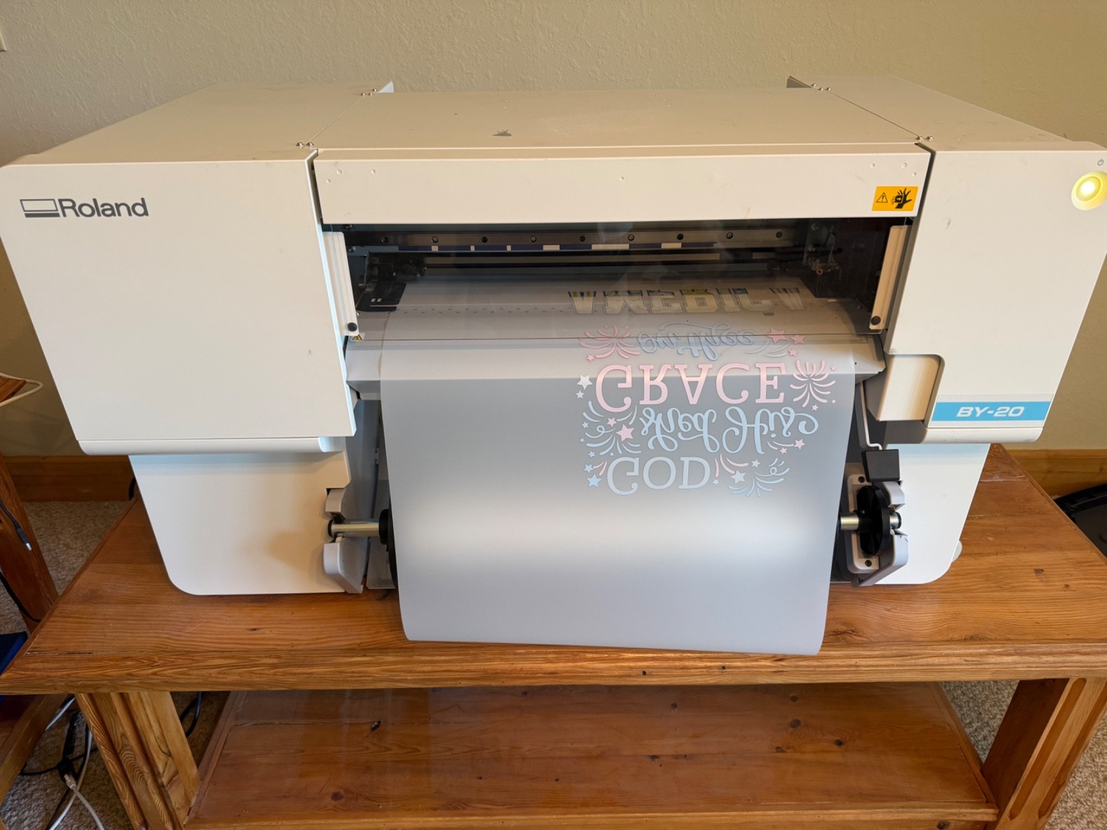 Roland BY-20 DTF Printer Used color white Roland BY-20 DTF Printer Used color white