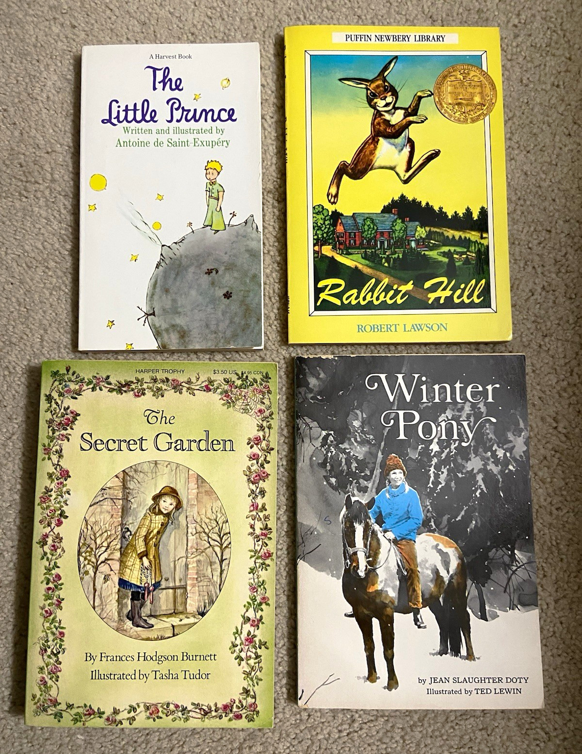 Lot of 4 Classic Vintage Award winning Children’s Paperback Books Ages 9-12